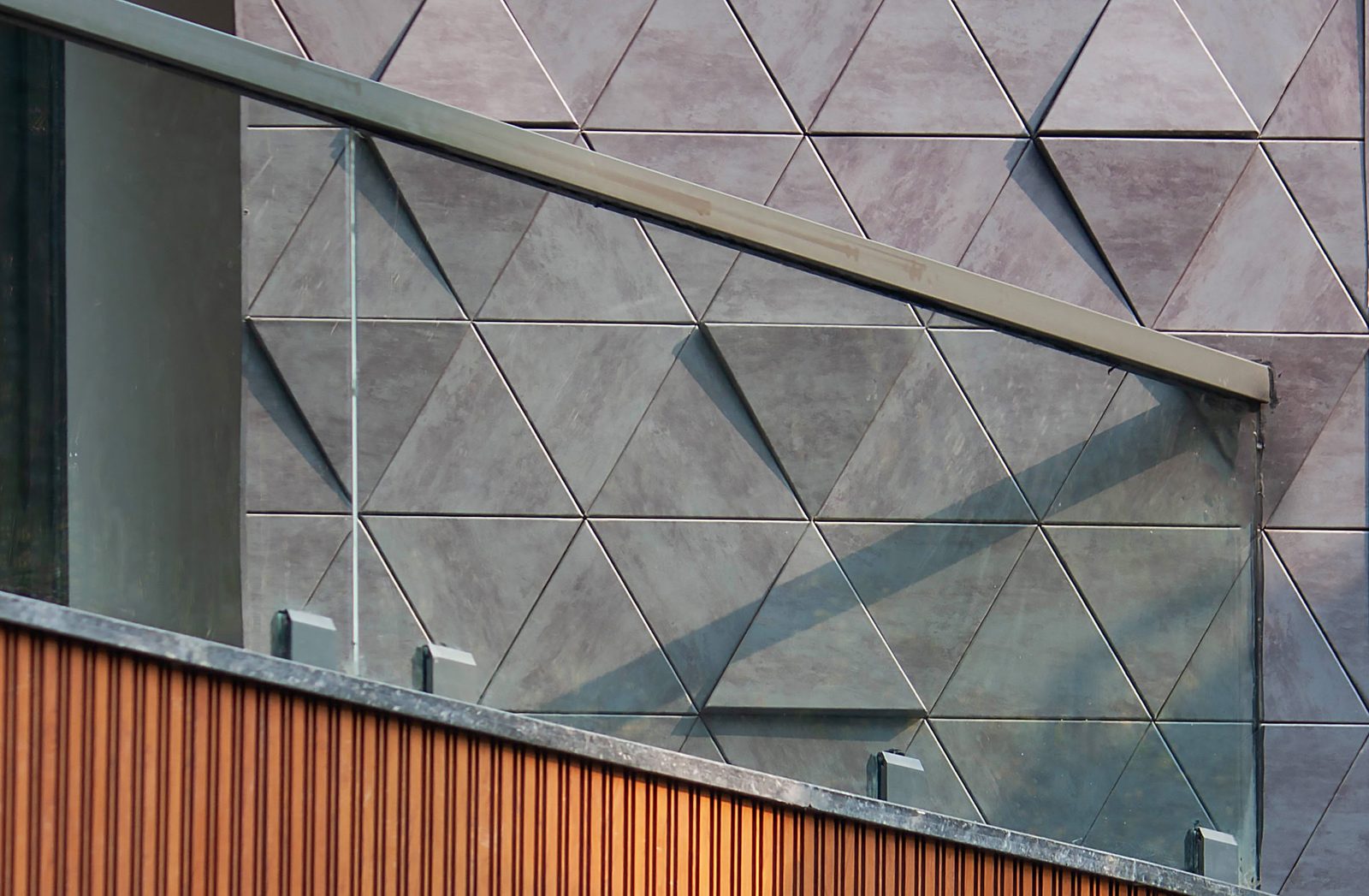 3D Panels facade by Metalia — Jhamb Multispeciality Hospital, Shalimar Bagh, New Delhi