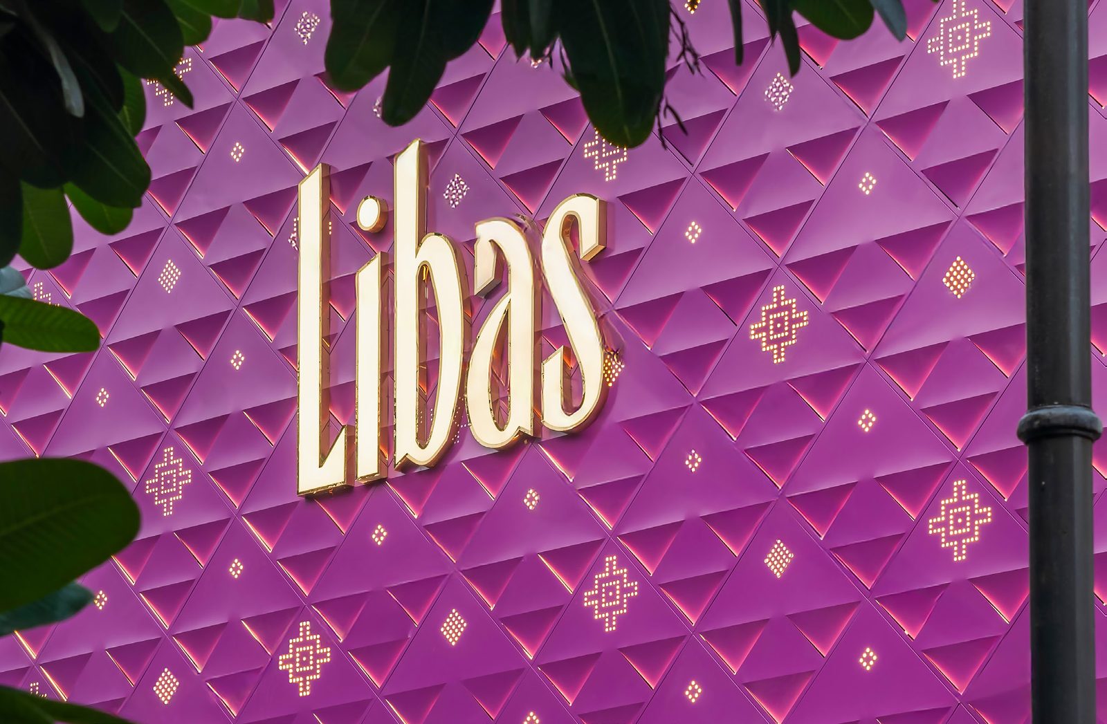 3D Panels facade by Metalia — Libas, New Delhi