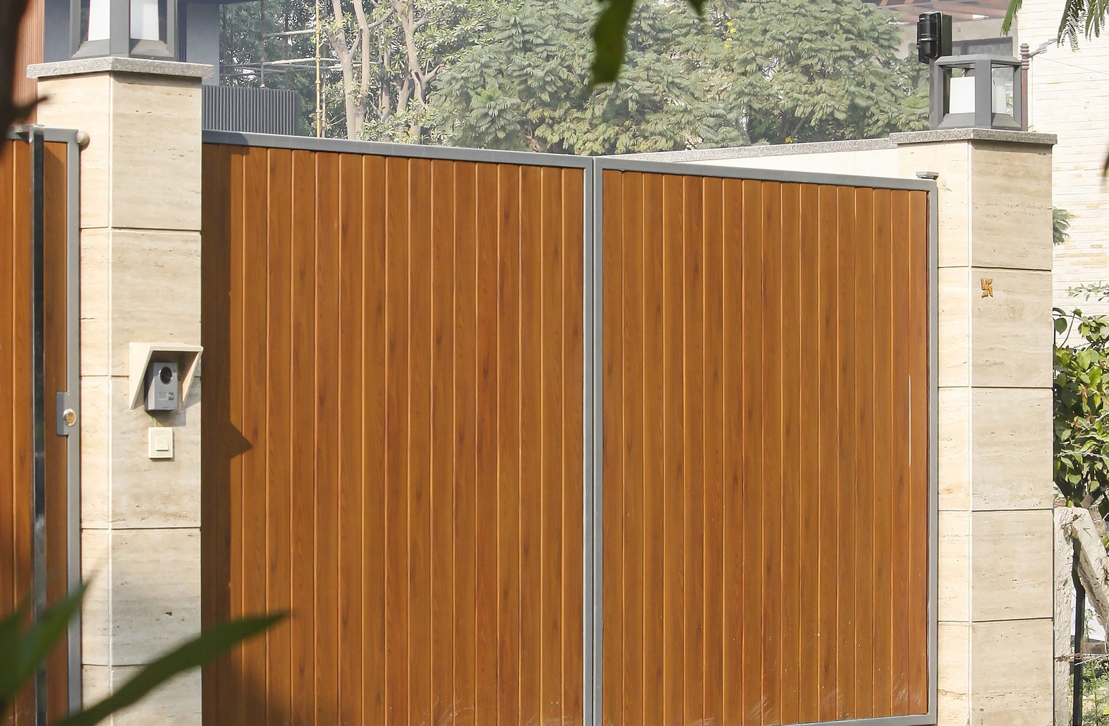 Gates, Slides & Folds facade by Metalia — DLF-2, Gurugram
