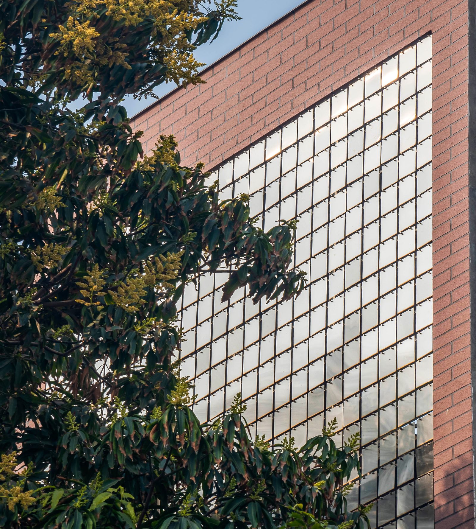 Kinetic panels facade — Metalia