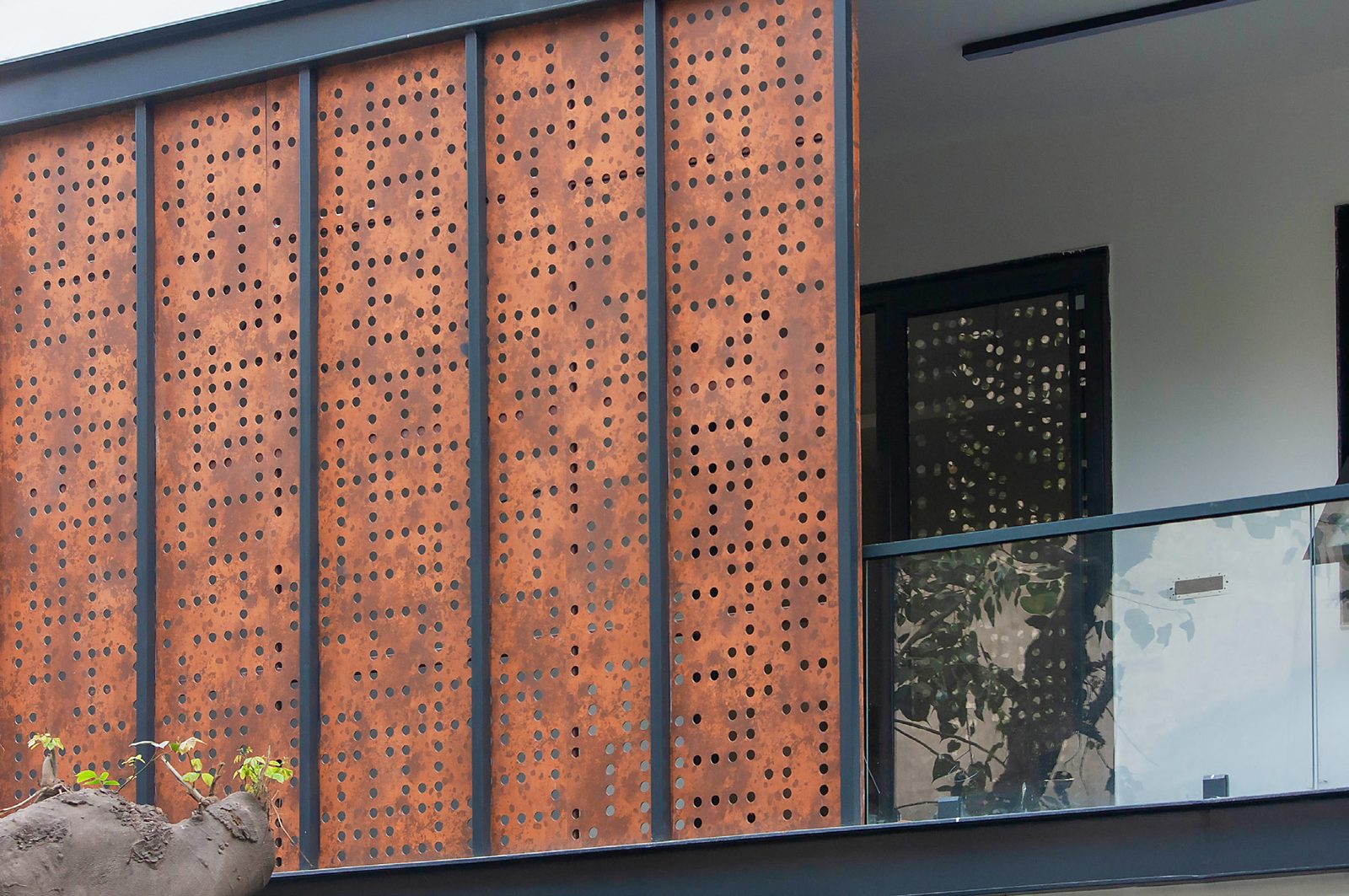 Solid Panels facade by Metalia — DLF Phase-2, Gurugram